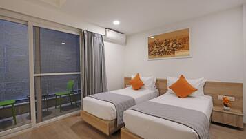 1 bedroom, Select Comfort beds, in-room safe, desk