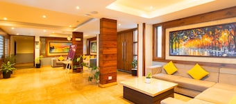 Yashshree Sanderling Mall Road