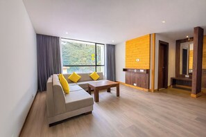 Deluxe suite | Luxe beddengoed, geluiddichte muren, gratis wifi