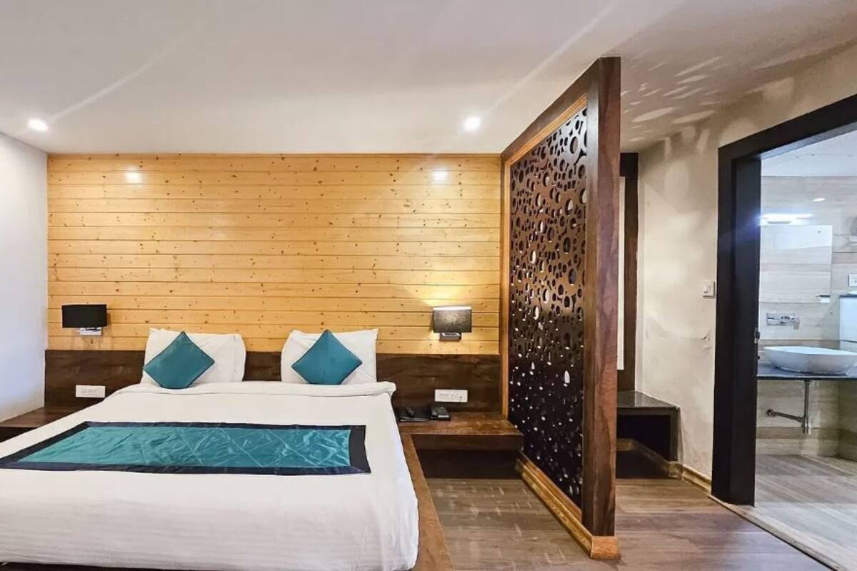 Ropa de cama de alta calidad, sistema de insonorización, wifi gratis