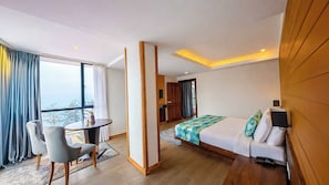 Premium bedding, soundproofing, free WiFi - Yashshree Sanderling Mall Road  (Darjeeling)