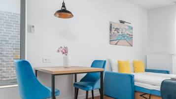 Deluxe Apartment | 1 bedroom, iron/ironing board, free WiFi, bed sheets