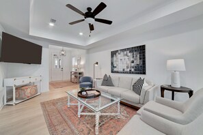 Maison, plusieurs lits, patio, vue jardin (The Orangery) | Coin séjour