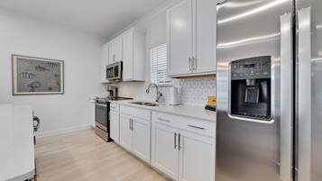 House, Multiple Beds, Patio, Garden View (The Orangery) | Private kitchen | Fridge, microwave, oven, stovetop