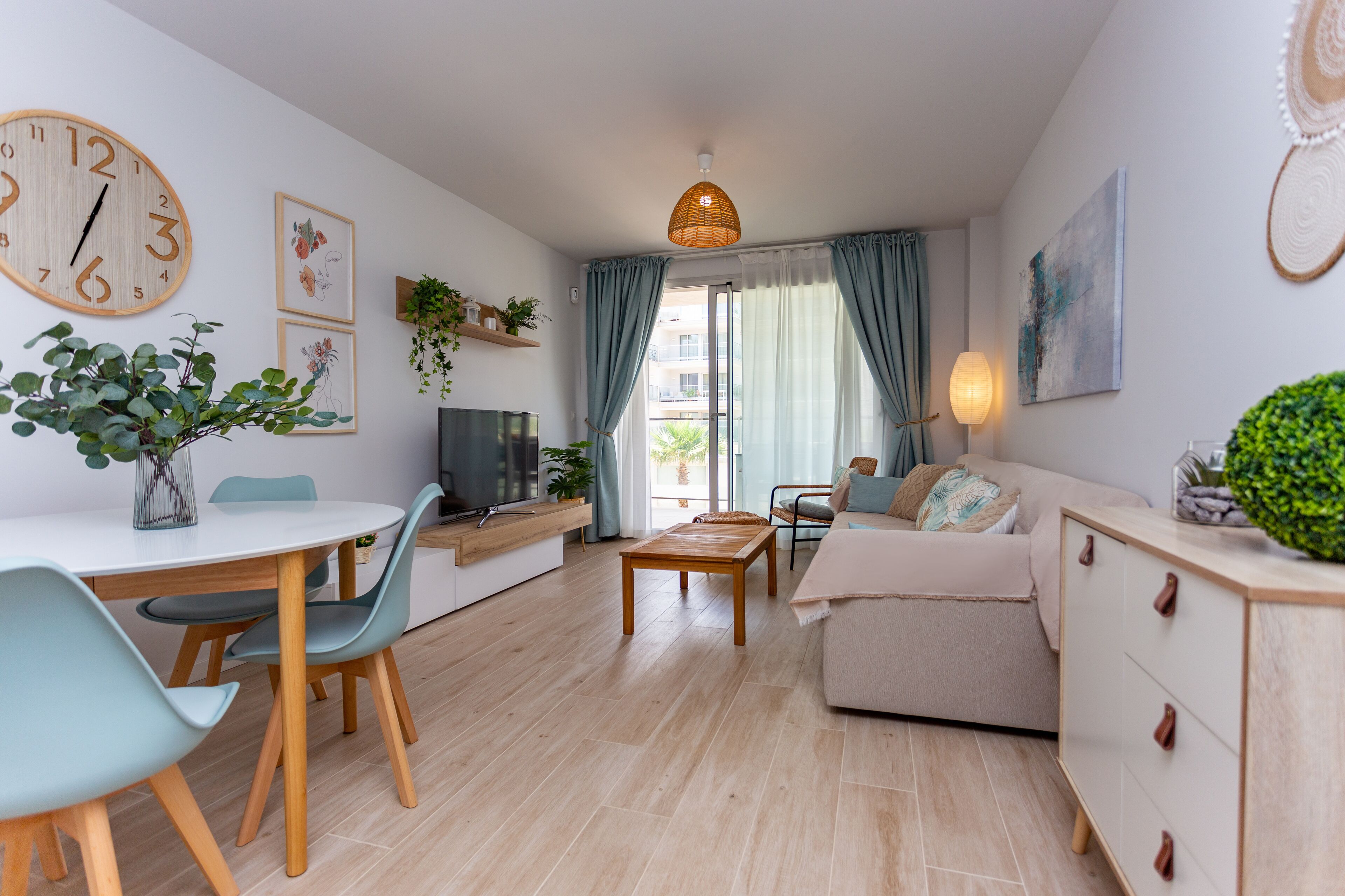 Deluxe Apartment | Living area