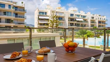 Deluxe Apartment | Terrace/patio