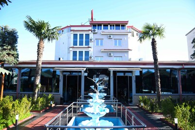 Hotel Bardhi