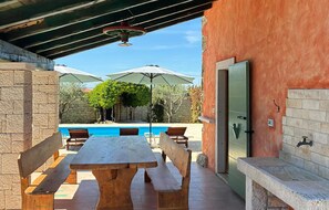 Outdoor dining - Stunning home in Tinjan with private swimming pool, can be inside or outside (Tinjan)