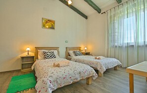 3 habitaciones, cuna de viaje, wifi gratis y ropa de cama 