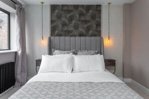 2 soverom, skrivebord, strykejern/-brett og wi-fi (inkludert)