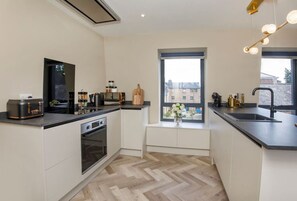 Fridge, microwave, oven, dishwasher