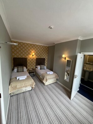 Traditional Twin Room | Premium bedding, individually decorated, individually furnished - The Ardingly Inn (Haywards Heath)