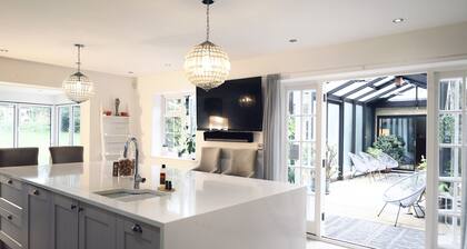 Country Retreat with Private Spa Pool & Sauna