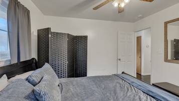 3 bedrooms, desk, laptop workspace, free WiFi