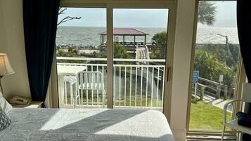 Condo, 2 phòng ngủ | Ban công