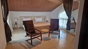 6 bedrooms, WiFi, bed sheets, wheelchair access