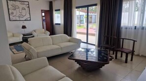 Televisie en een tafeltennistafel