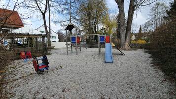 Außen-Kinderspielplatz
