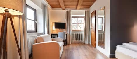 Chambre Simple | 1 chambre, coffres-forts dans les chambres, bureau