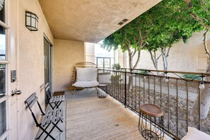 Apartment (2 Bedrooms) | Interior - Palm Springs Condo Rental w/ Pool & Hot Tub Access (Palm Springs)
