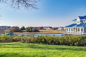 Interior - Half-mi to Ocean City Beach: Condo w/ Pool Access, (Ocean City)