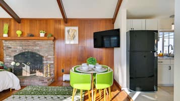 Apartment (0 Bedroom) | Interior