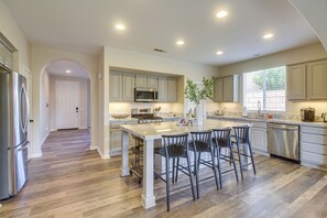 House (4 Bedrooms) | Interior - Stunning Indio Home w/ Private Pool & Spa! (Indio)