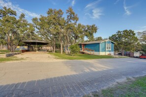 Interior - Pet-friendly Canyon Lake Home ~ 3 Mi to Water! (Canyon Lake)