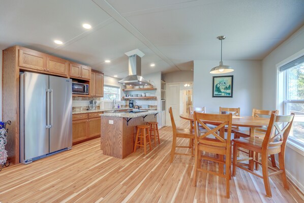 Interior - Pet-friendly Canyon Lake Home ~ 3 Mi to Water! (Canyon Lake)