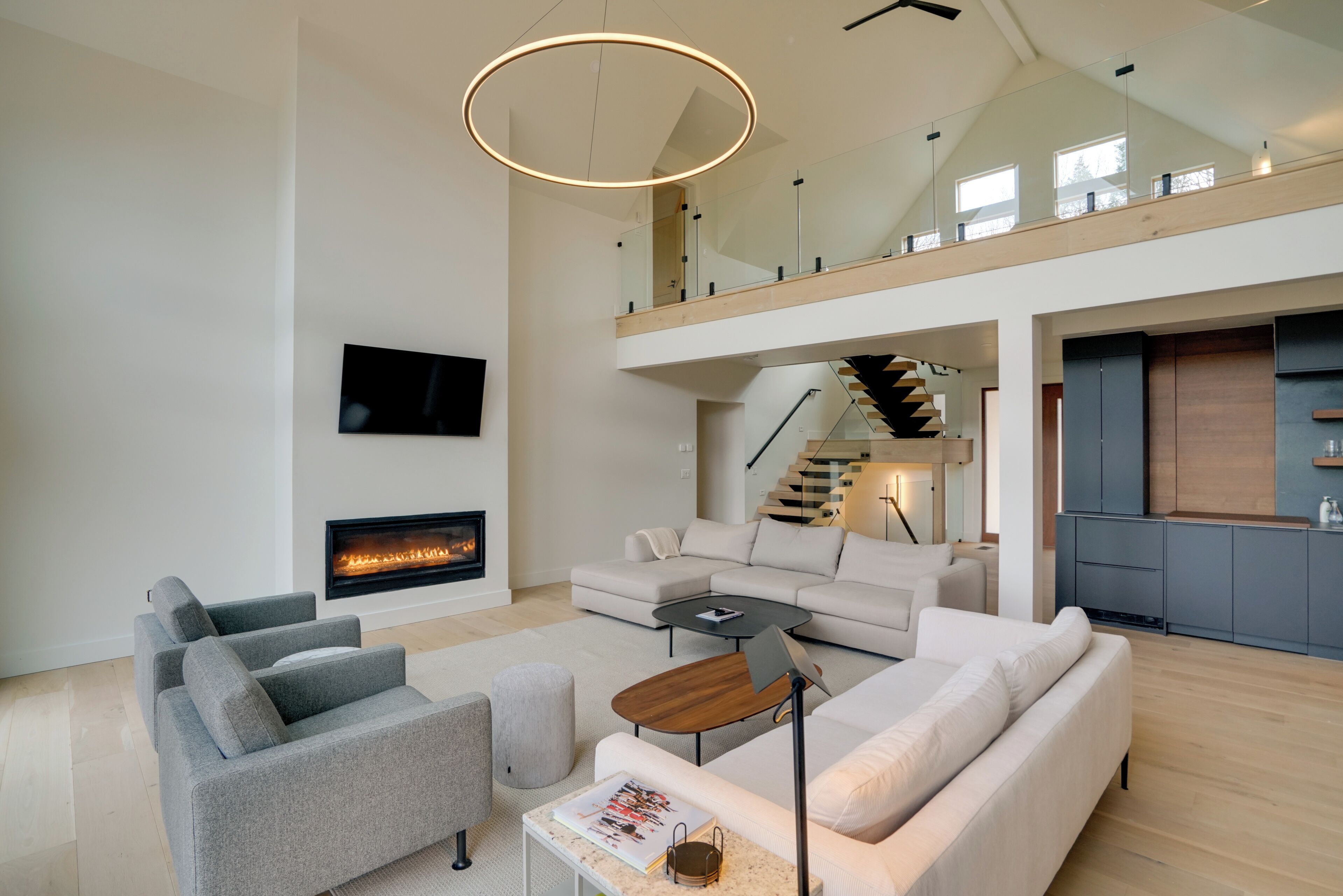 House (6 Bedrooms) | Interior