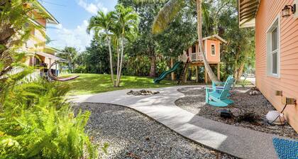 Palm City Home w/ Pool & Florida Room - Near Golf