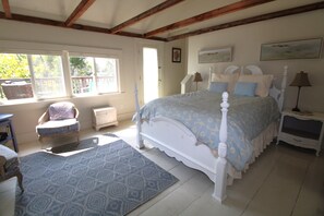 4 室のベッドルーム、デスク、アイロン / アイロン台、WiFi