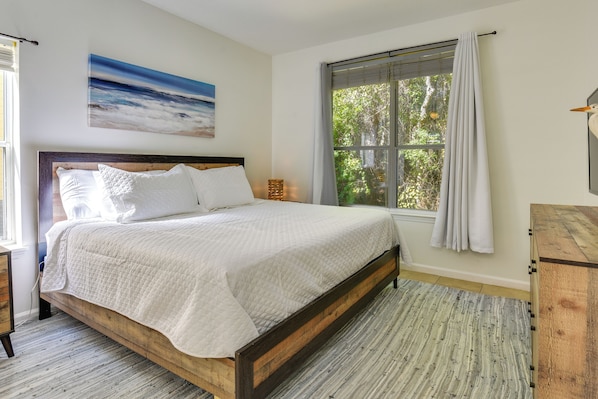 Interior - Prime Miramar Beach Getaway w/ Pool Access! (Miramar Beach)