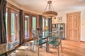 Dining - 'bella Mattina:' 10 Acres w/ Beautiful Views! (Berkeley Springs)
