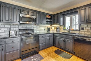 Rumah (4 Bedrooms) | Interior