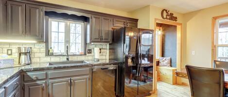 House (4 Bedrooms) | Interior