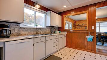 Cottage (3 Bedrooms) | Interior