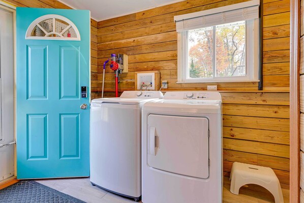 Cottage (3 Bedrooms) | Interior - Lovely Au Gres Cottage w/ Hot Tub: Walk to Beach! (Au Gres)