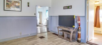 Cozy Bladen Countryside Hideaway w/ Fire Pit!