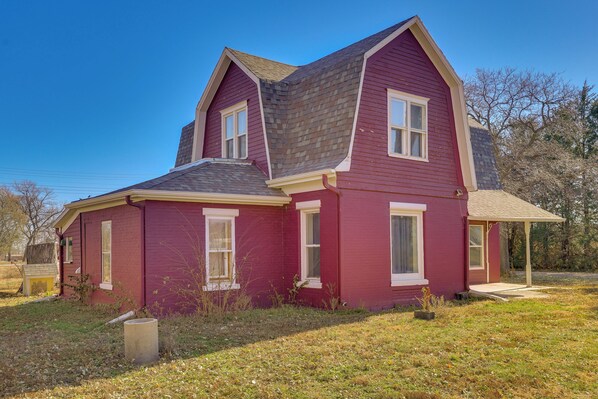 House (4 Bedrooms) | Front of property