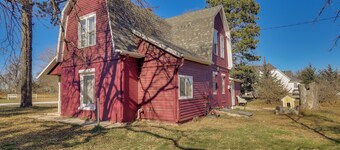 Cozy Bladen Countryside Hideaway w/ Fire Pit!