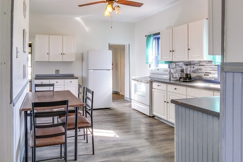 Cozy Bladen Countryside Hideaway w/ Fire Pit!