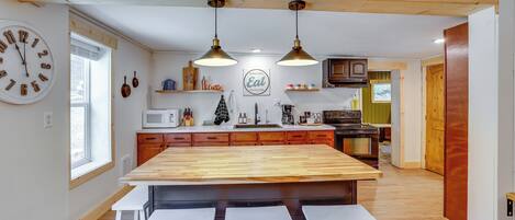 House (3 Bedrooms) | Interior