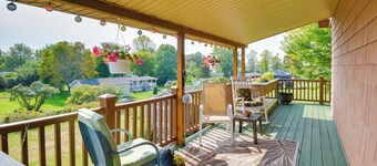 Warm & Cozy Clayton Cabin Near St Lawrence River!