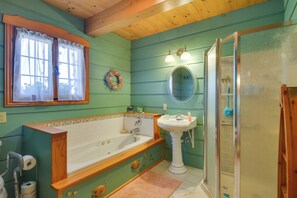Interior - Warm & Cozy Clayton Cabin Near St Lawrence River! (Clayton)