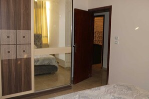 8 soverom, strykejern/-brett, wi-fi og sengetøy