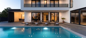 4 bedroom gorgeous home in Tar-Vabriga