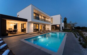 Opvarmet pool
