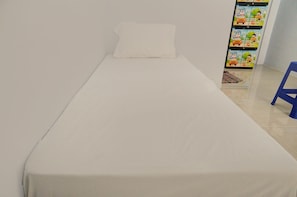 Standard Single Room | Free WiFi, bed sheets
