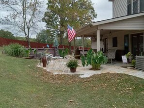 Terrace/patio - Country's Charm Basement Apt. (Batesville)